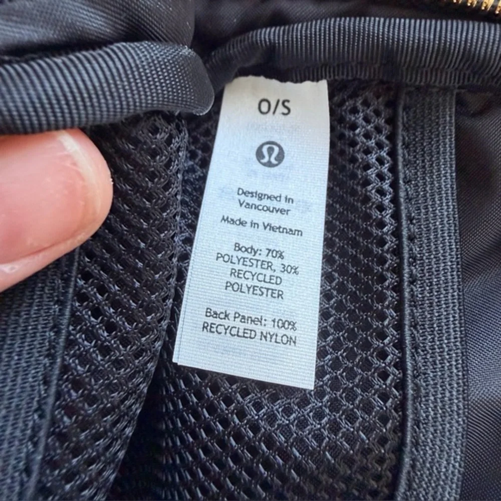 Lululemon Black Fleece Fluffy Sherpa Everywhere Belt Bag 1L‎ Gold Hardware NWOT